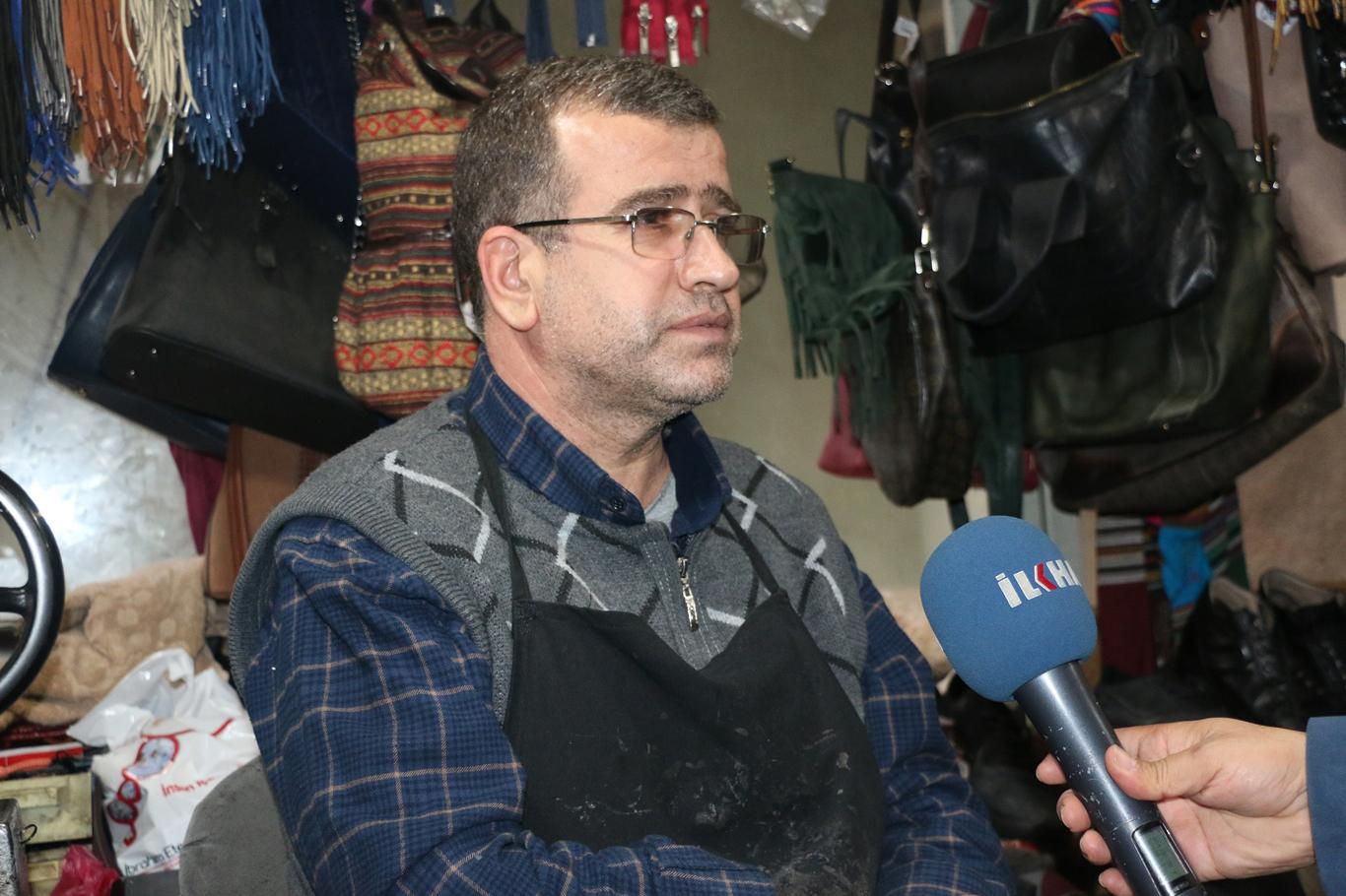 İki kardeş 30 yıldır ayakkabıları tamir ediyor İki kardeş 30 yıldır ayakkabıları tamir ediyor